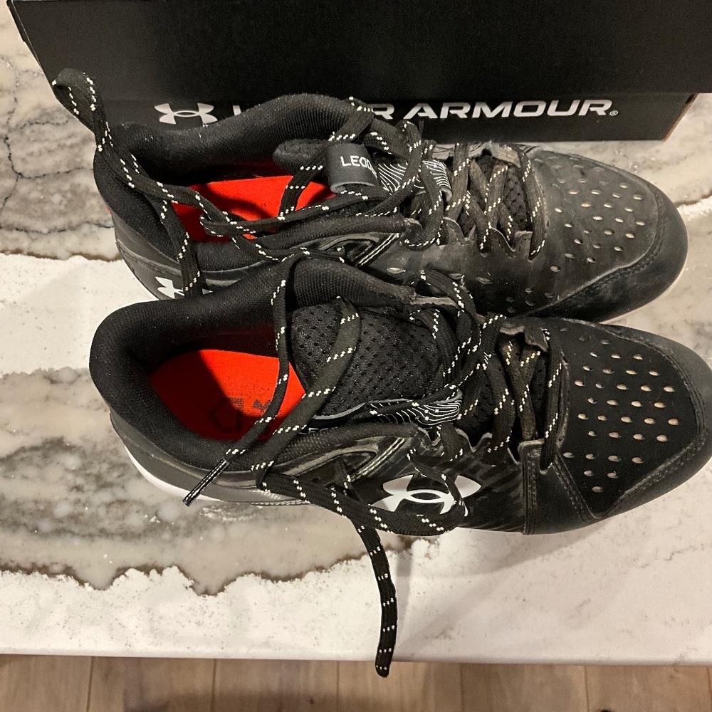 Boys Under Armour UA Leadoff Low RM Jr. Cleats